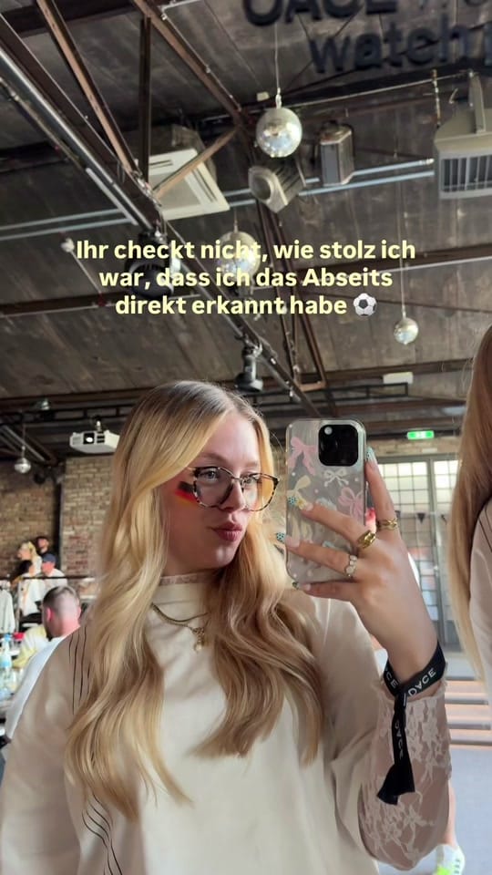 Post 2 by Kimi 🎀🪩🌸 | UGC on TikTok (video)