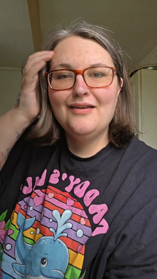 Post 2 by Laura👽 on TikTok (video)