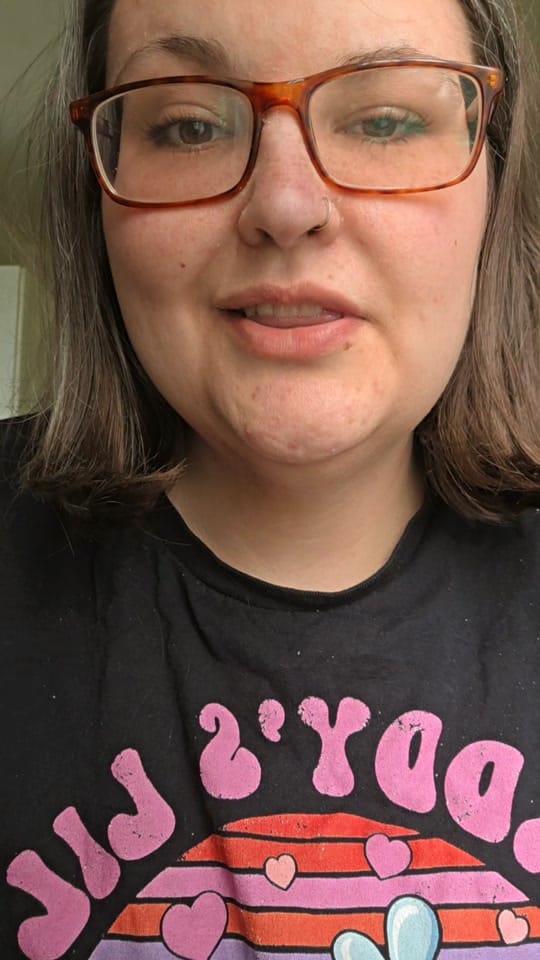 Post 1 by Laura👽 on TikTok (video)