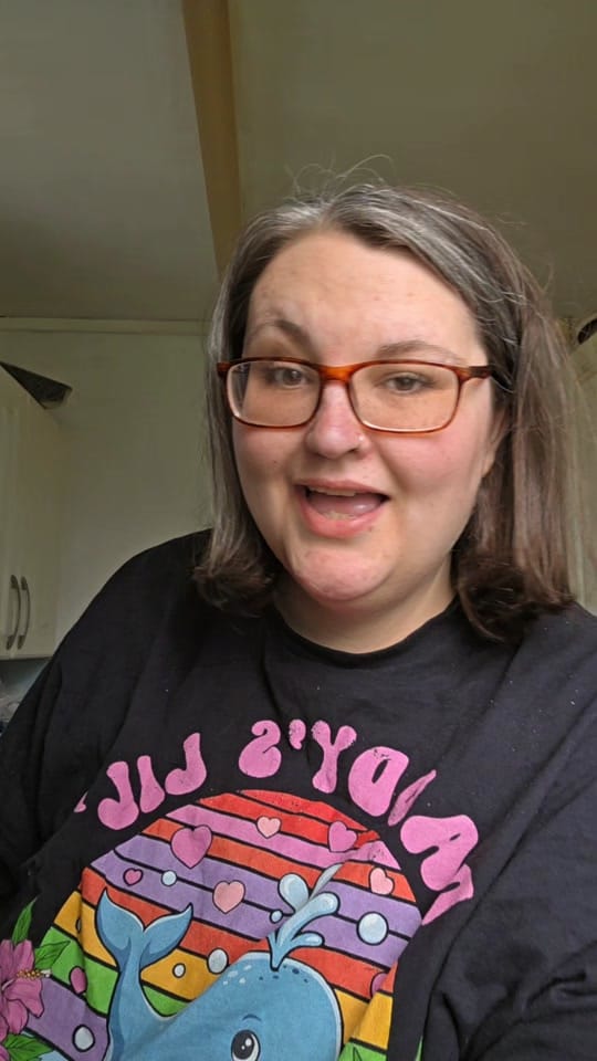Post 4 by Laura👽 on TikTok (video)