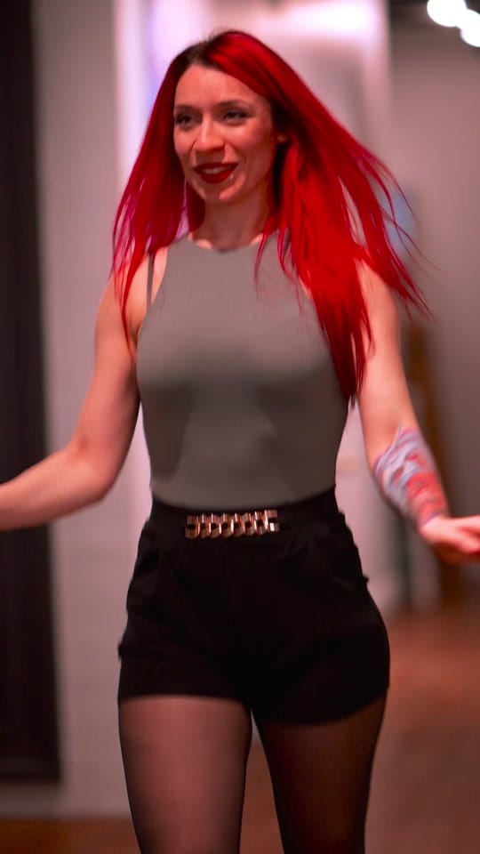 Post 6 by Lena Diamanti on TikTok (video)