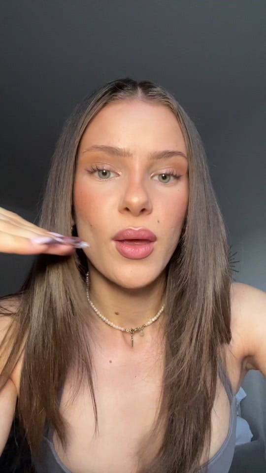 Post 2 by Lea on TikTok (video)
