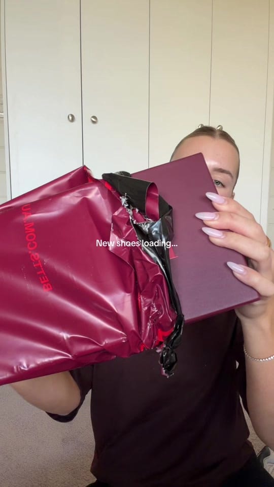 Post 7 by ALBY COSMETICS | BROOKE on TikTok (video)
