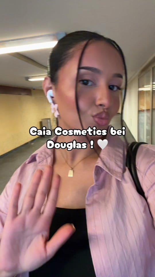Post 1 by tasnimakeup on TikTok (video)