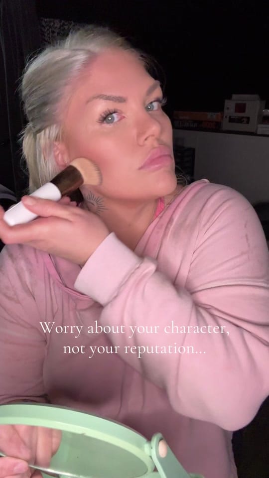 Post 4 by Mona Renea on TikTok (video)