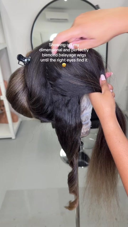 Post 7 by LuxBeautyEssentials on TikTok (video)