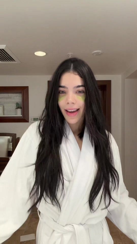 Post 5 by KeniaOs on TikTok (video)