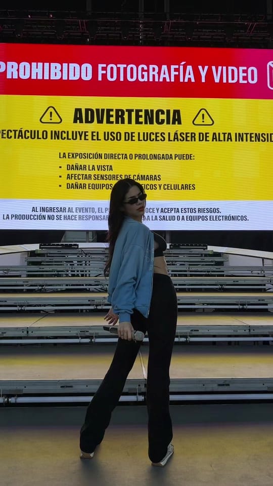 Post 1 by KeniaOs on TikTok (video)