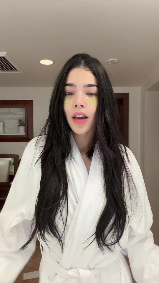 Post 8 by KeniaOs on TikTok (video)