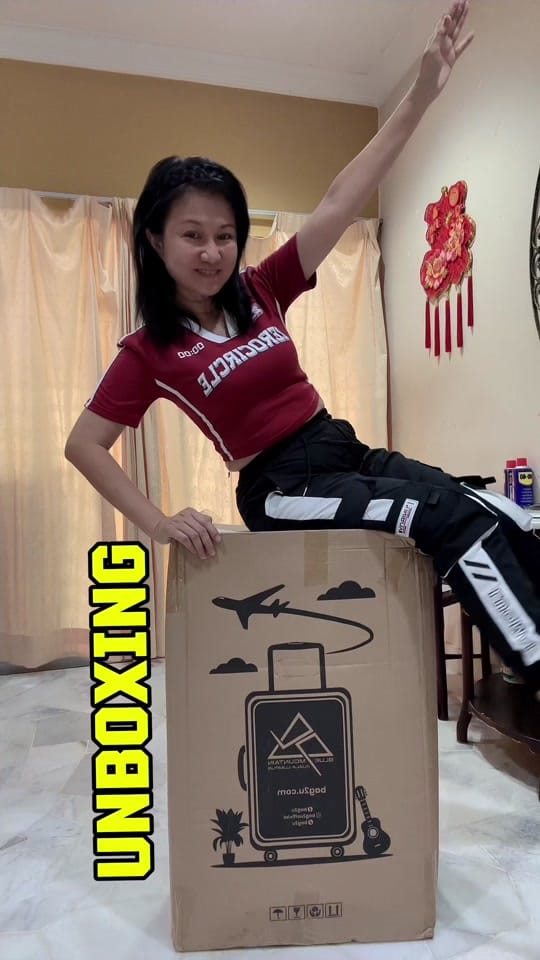 Post 9 by Leia’s Lists | Kebaya MY on TikTok (video)