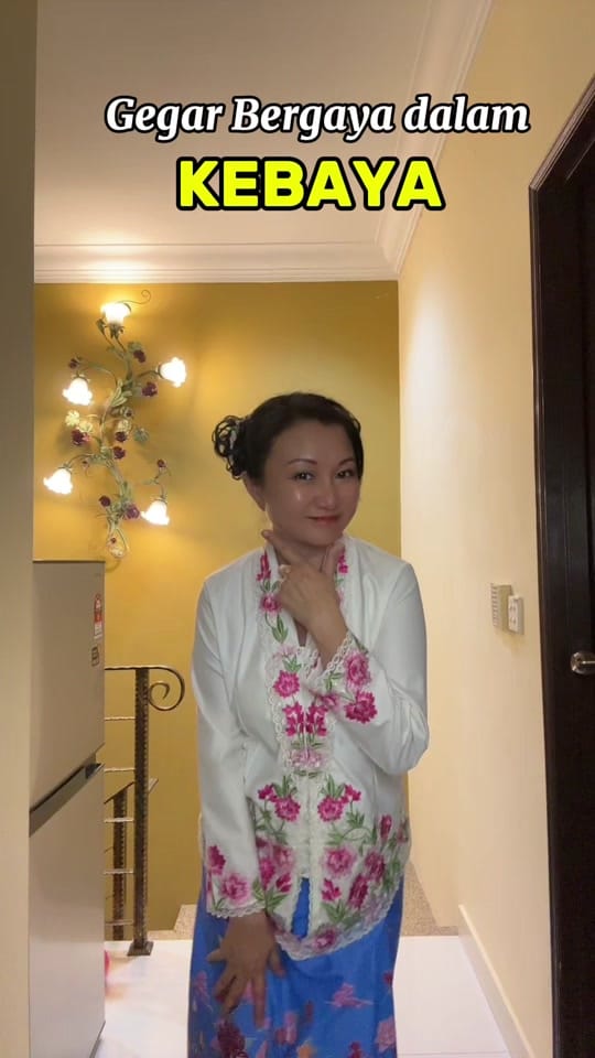 Post 8 by Leia’s Lists | Kebaya MY on TikTok (video)