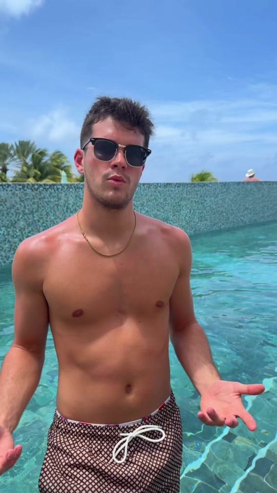 Post 5 by EMILY on TikTok (video)