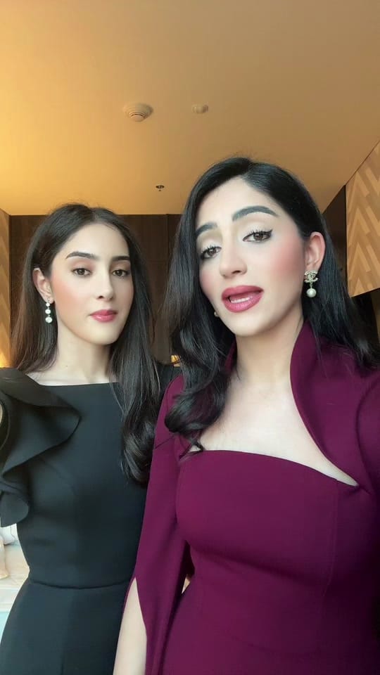 Post 2 by Nikou G on TikTok (video)