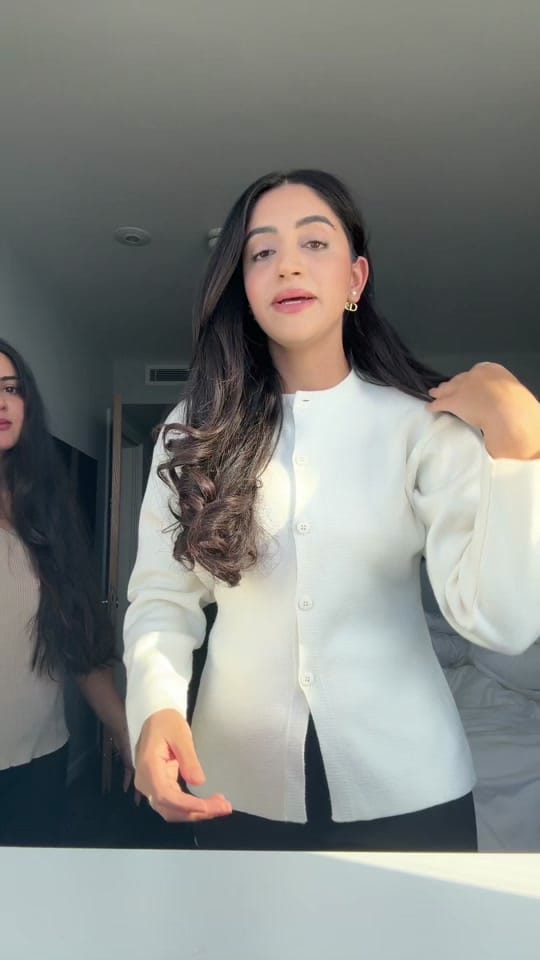 Post 6 by Nikou G on TikTok (video)