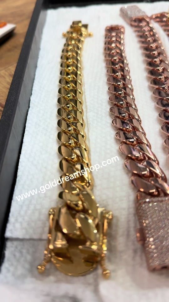 Post 6 by Gold Dream shop on TikTok (video)