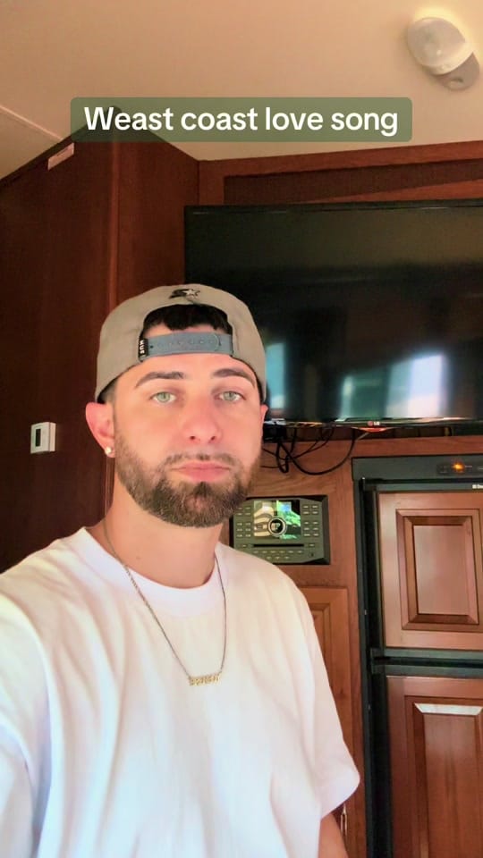 Post 1 by Brenboy on TikTok (video)