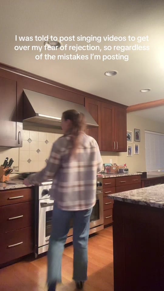 Post 4 by Kelly Treves on TikTok (video)