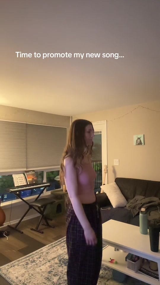 Post 2 by Kelly Treves on TikTok (video)
