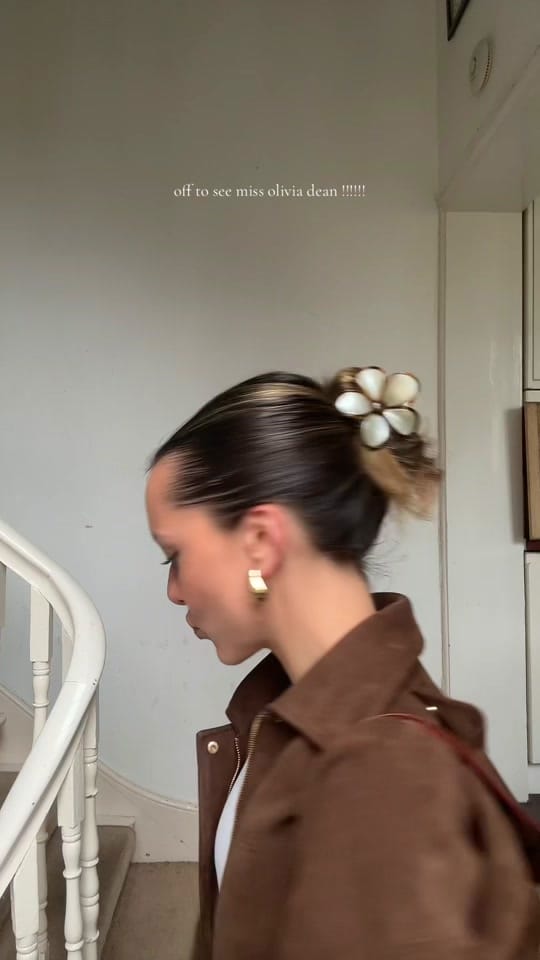 Post 1 by Jessica Little on TikTok (video)