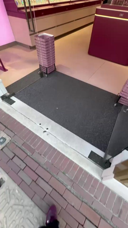 Post 8 by L'OYÉ Cosmetics on TikTok (video)