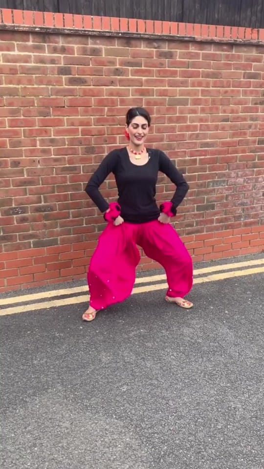 Post 3 by J 🌹 on TikTok (video)