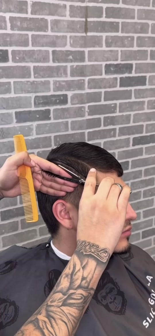 Post 2 by Erik__TheBarber on TikTok (video)