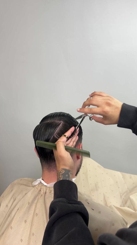 Post 6 by Erik__TheBarber on TikTok (video)