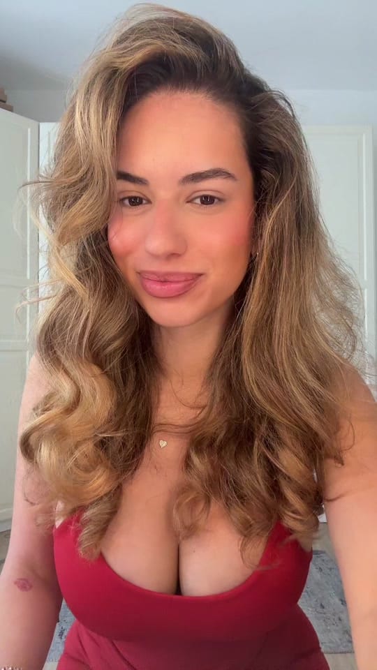 Post 1 by valeria on TikTok (video)