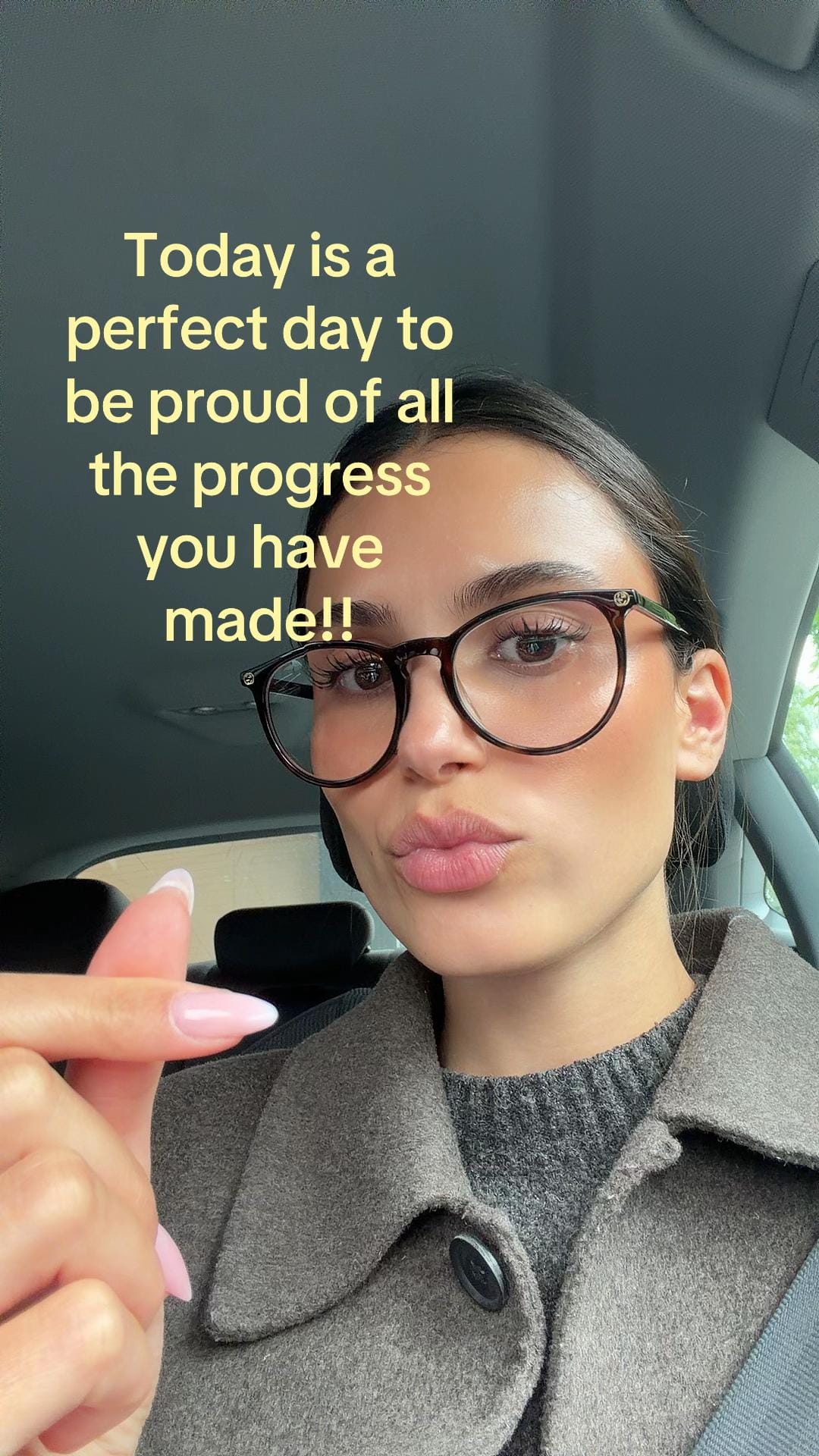 Post 2 by Lillia on TikTok (video)