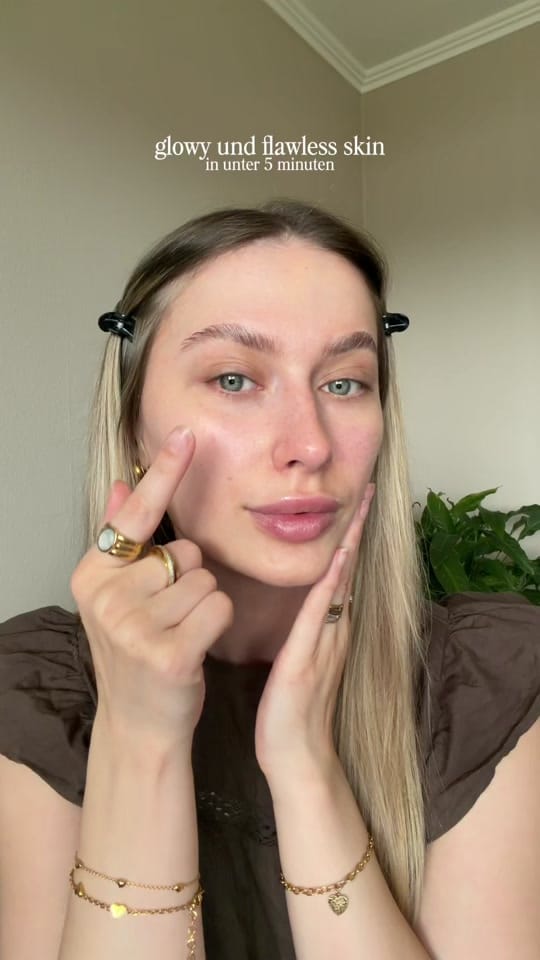 Post 4 by enolaewert on TikTok (video)