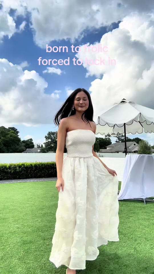 Post 1 by Chloie Crowe on TikTok (video)