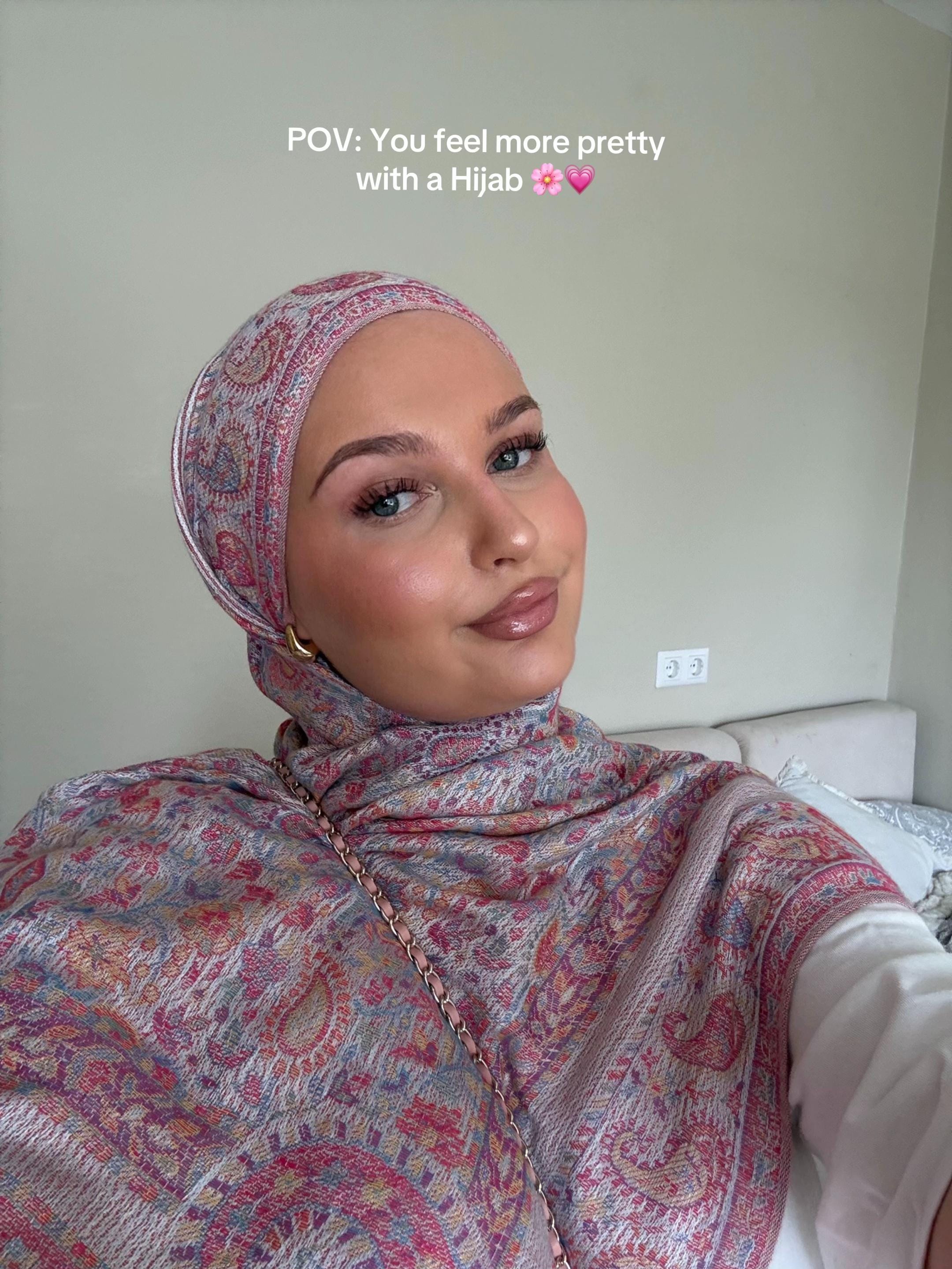 Post 3 by 𝒪𝓁𝒾𝓋𝒾𝒶 on TikTok (video)