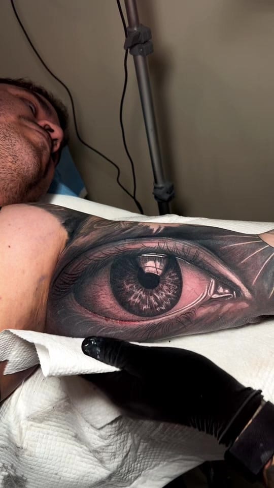 Post 1 by Luis Gil - Tattoo Artist on TikTok (video)