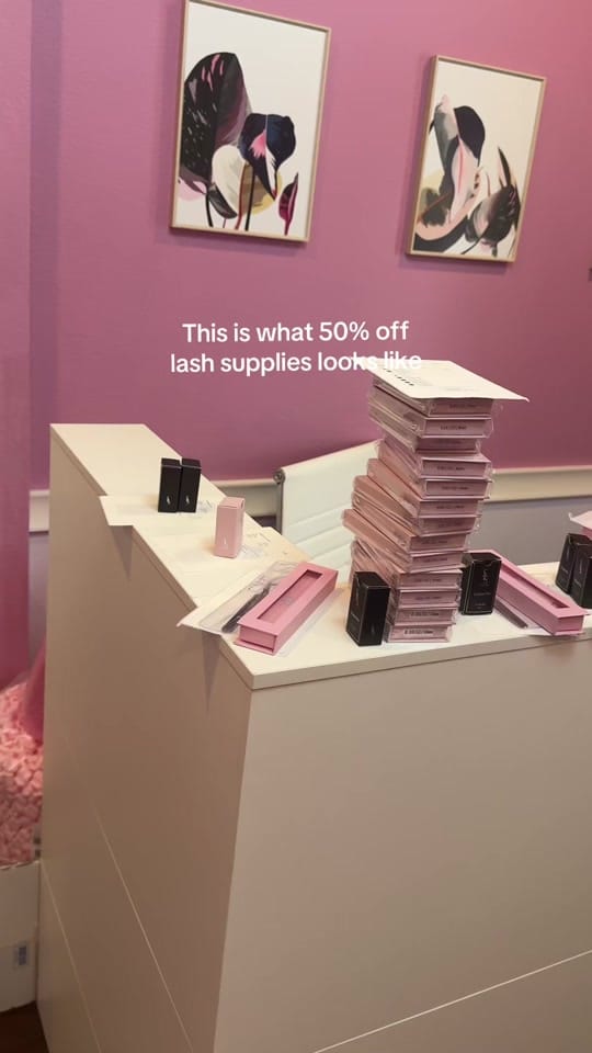 Post 1 by Venice on TikTok (video)