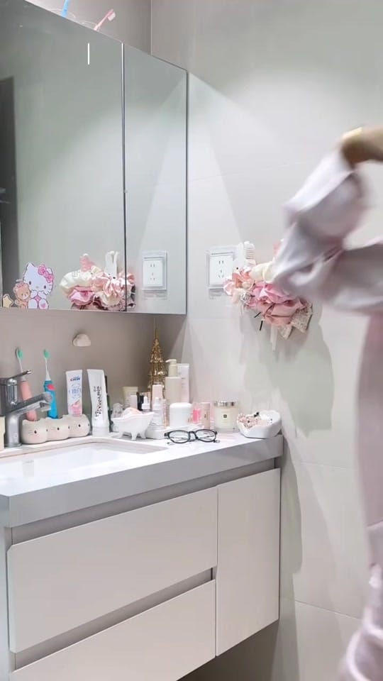 Post 9 by ASMR VIBES on TikTok (video)