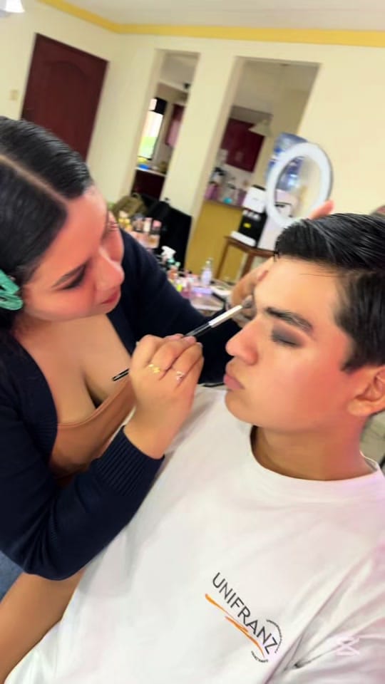 Post 3 by MakeupMiranda17🦋 on TikTok (video)