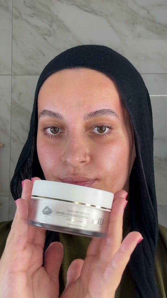 Post 1 by ZUHAL | MAKEUP on TikTok (video)