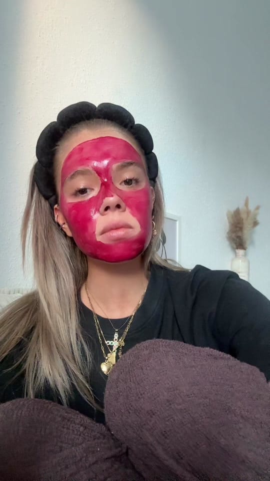 Post 2 by Nova on TikTok (video)