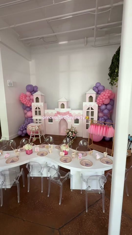 Post 6 by Shea’s Bouquets on TikTok (video)