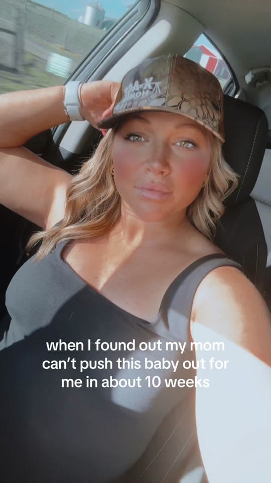 Post 3 by kenziehawkins22 on TikTok (video)