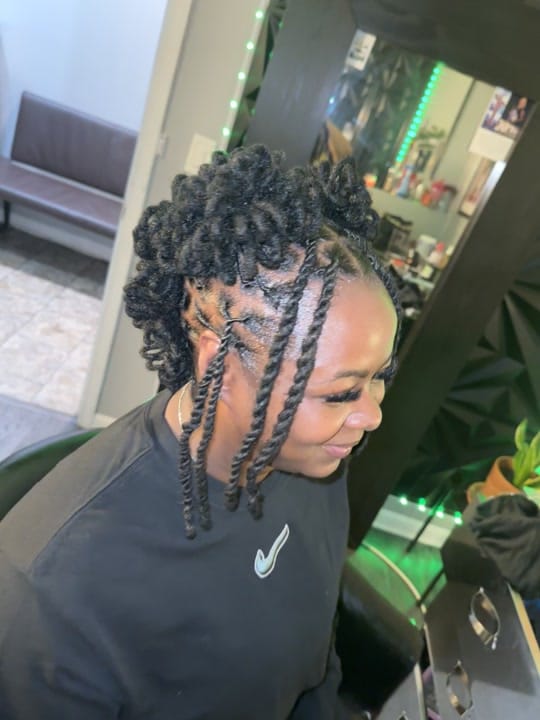Post 5 by BriLocsChicago on TikTok (video)