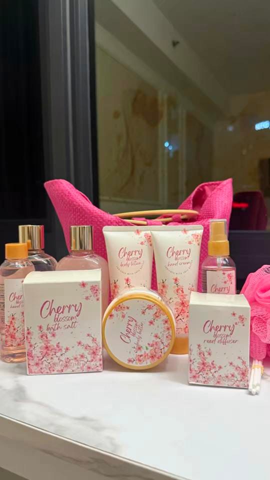 Post 8 by YY LUXE BEAUTY on TikTok (video)
