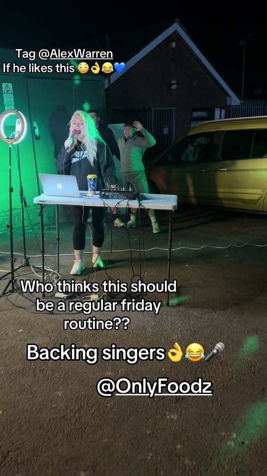 Post 10 by Bella Singer Wales on TikTok (video)