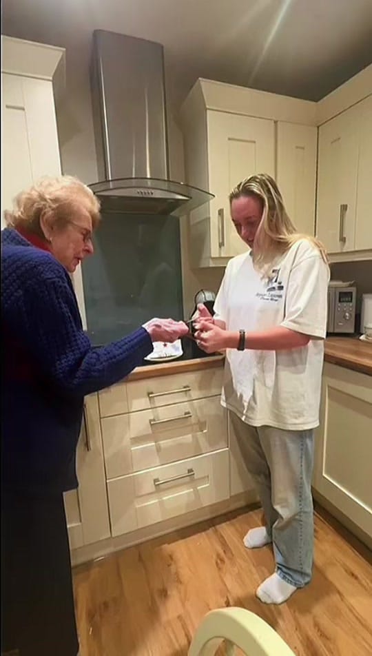 Post 5 by Rosie Smith on TikTok (video)