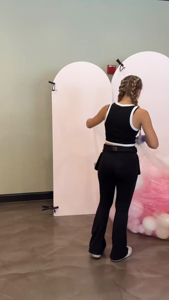 Post 7 by Evelinakozyra on TikTok (video)
