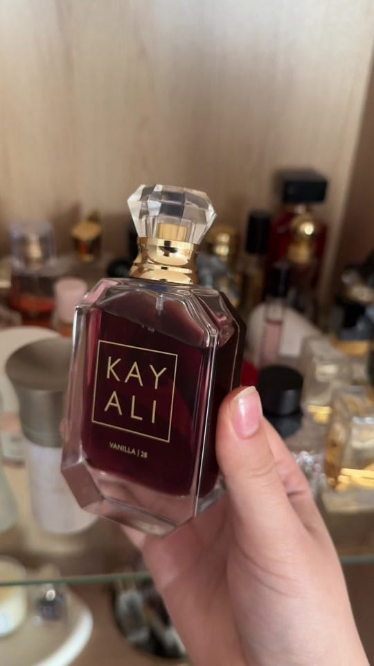 Post 10 by Antonella |fragrance&beauty🩵 on TikTok (video)