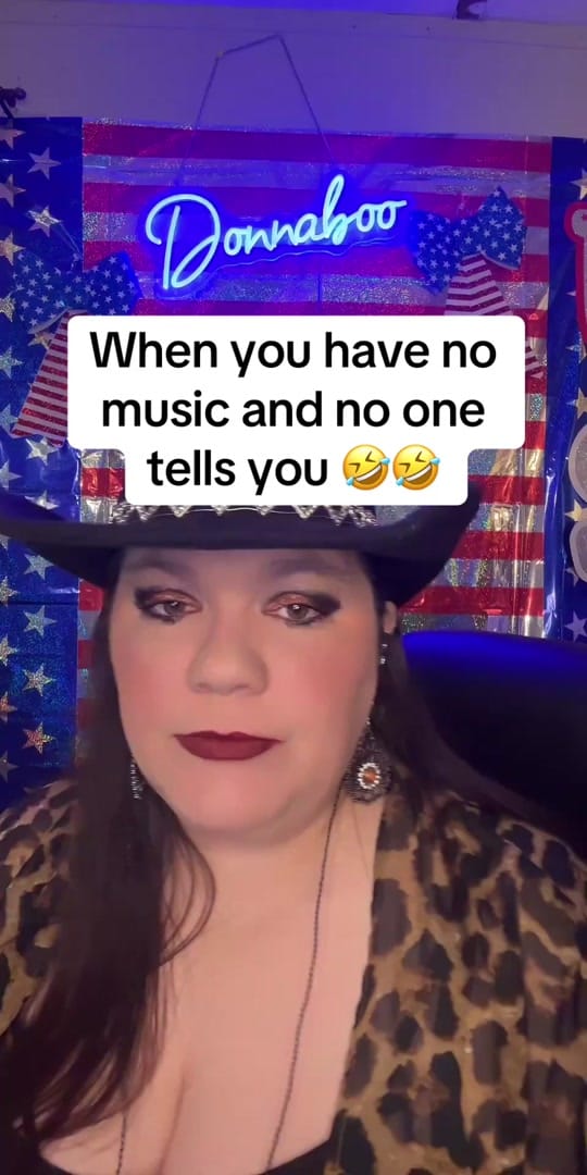 Post 2 by 🌈Donnaboo79🌈 on TikTok (video)