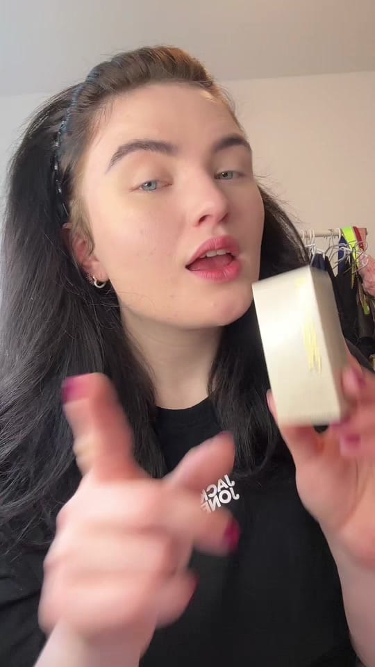 Post 7 by Nicole Zrk on TikTok (video)