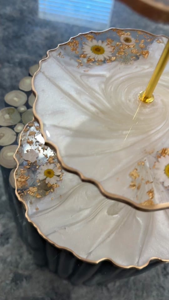 Post 8 by zaara resin Art on TikTok (video)