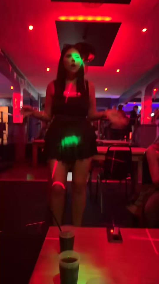 Post 3 by simoneonslow on TikTok (video)